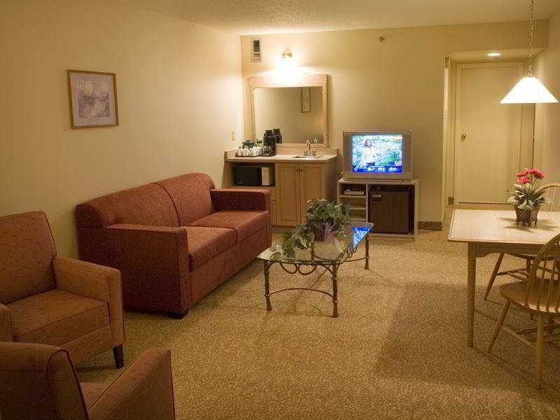 ทราเวลลอดจ์ สวีท บาย วินด์แฮม มองค์ตัน Hotel มองก์ตัน ภายนอก รูปภาพ